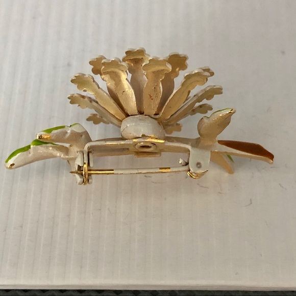 Vintage 50s/60s Enamel Flower Brooch - Picture 4 of 5